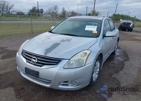 2011 Nissan Altima 2.5 S z USA, uszkodzony, nr VIN 1N4AL2AP9BN489366
